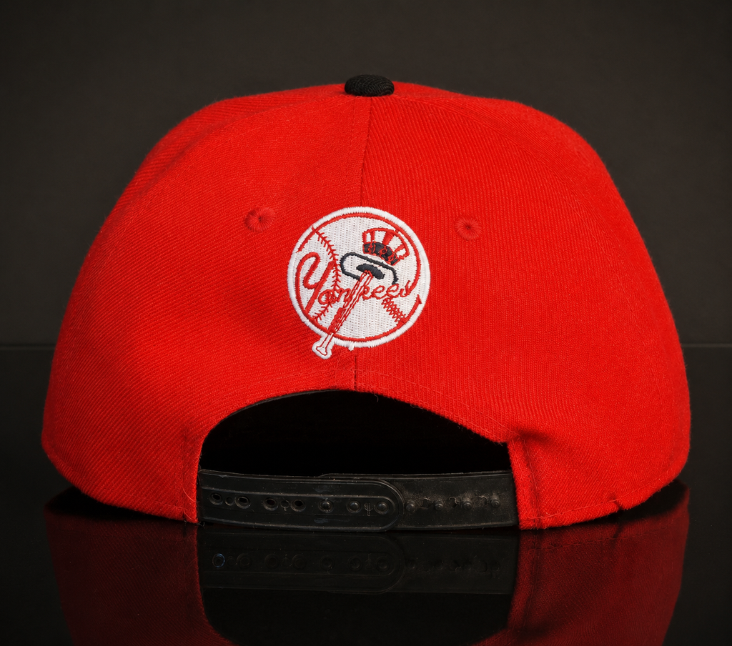 New Era New York Yankees Red & Black MLB Snapback Cap – New With Stickers