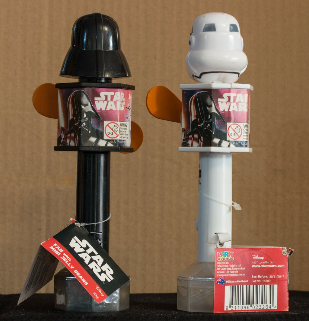 STAR WARS Character Fan Toy with candy - Darth Vader & Stormtrooper - NM