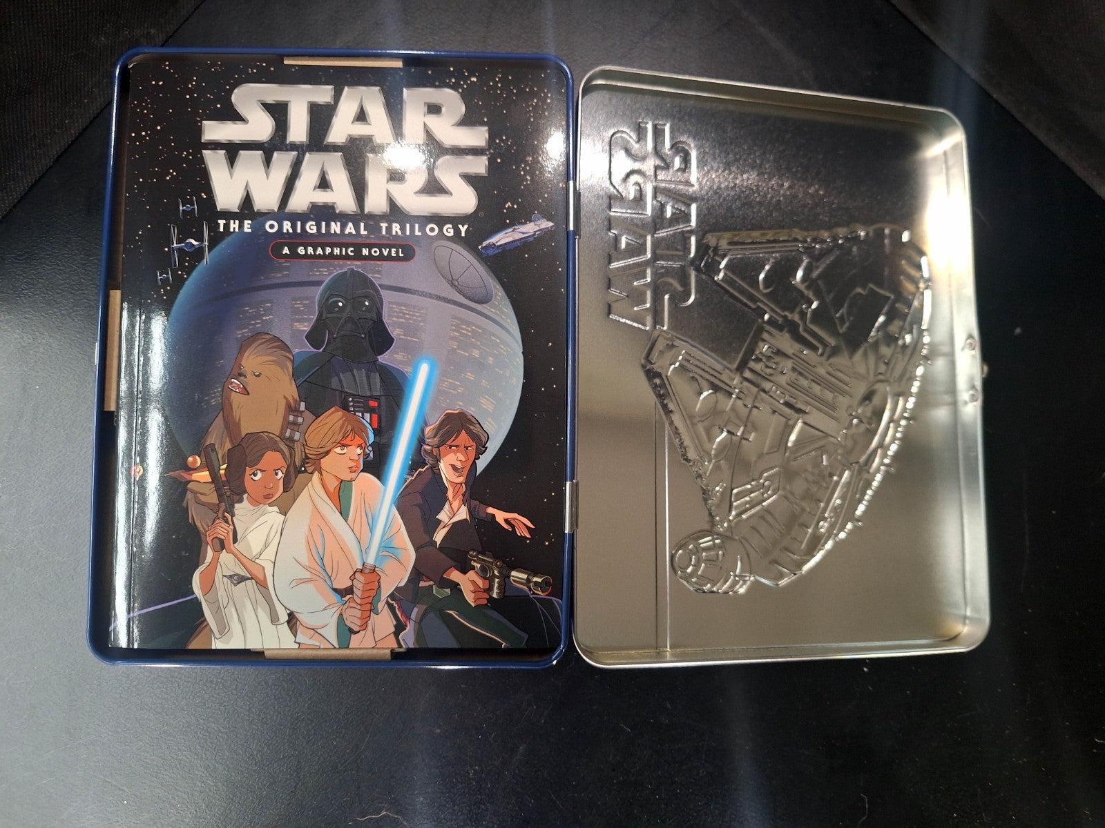 Star Wars Millennium Falcon Embossed Tin & Graphic Novel - 2016 Chirpy Bird Ex++