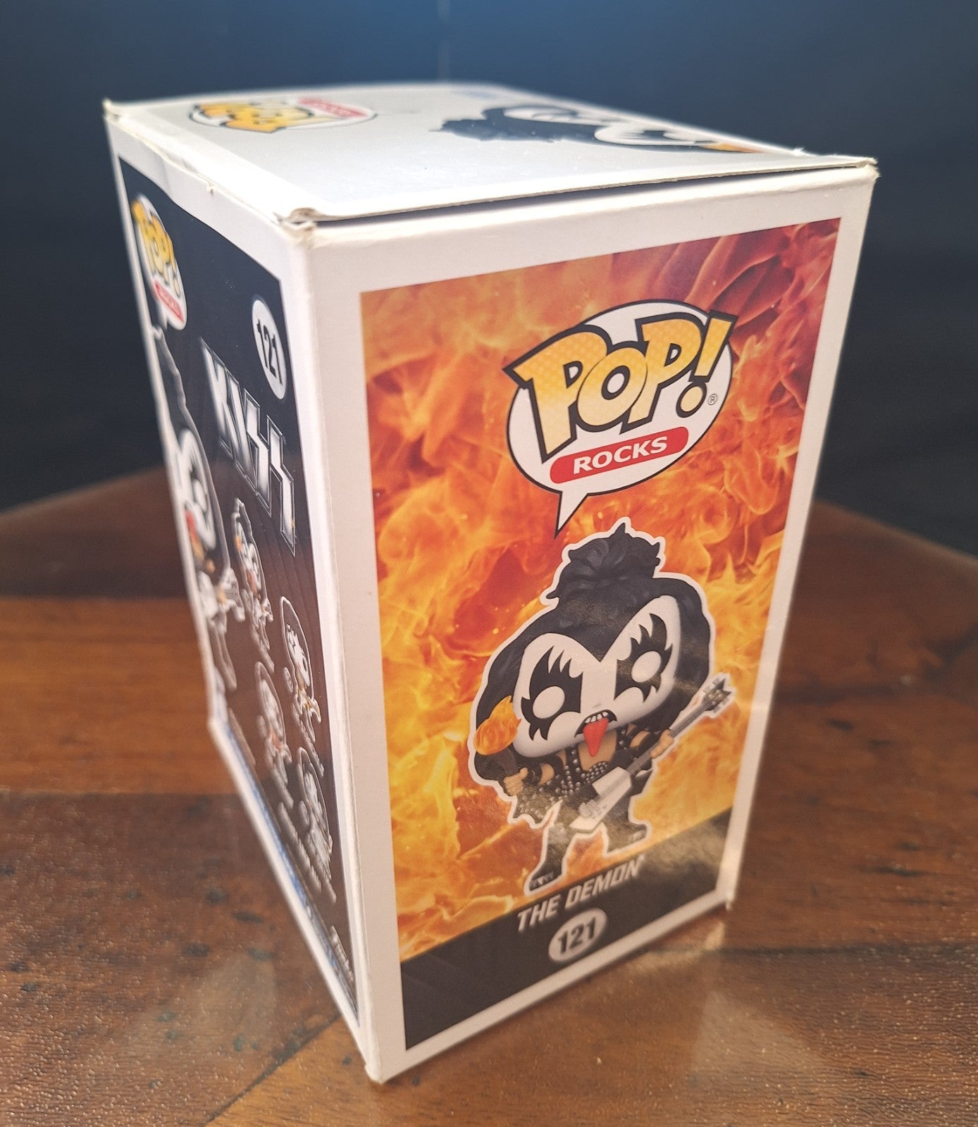 Funko Pop! Rocks KISS Demon Gene Simmons #121 – GITD Glow Exclusive