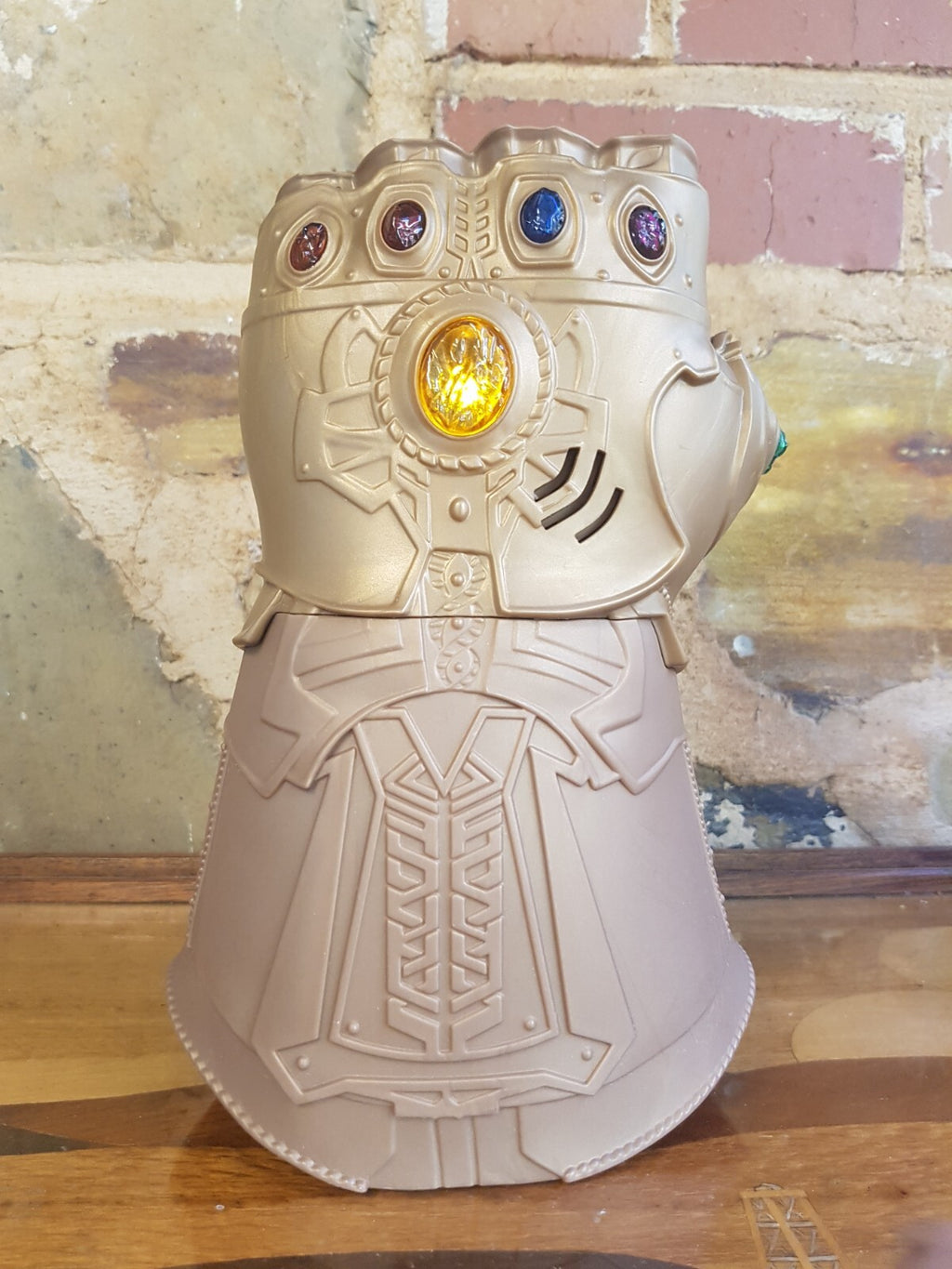 Marvel Avengers Infinity War Electronic Thanos Infinity Gauntlet 2017
