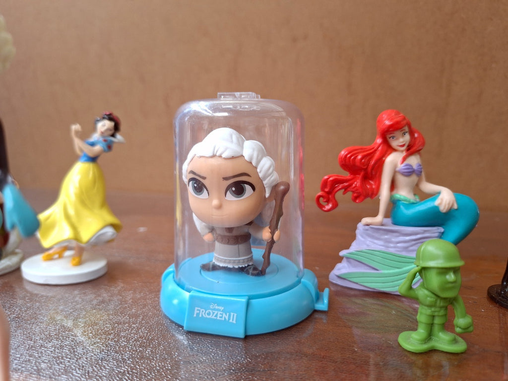 Disney Pixar Figure Bundle Elsa Ariel Frozen Incredibles Snow White Mattel Lot
