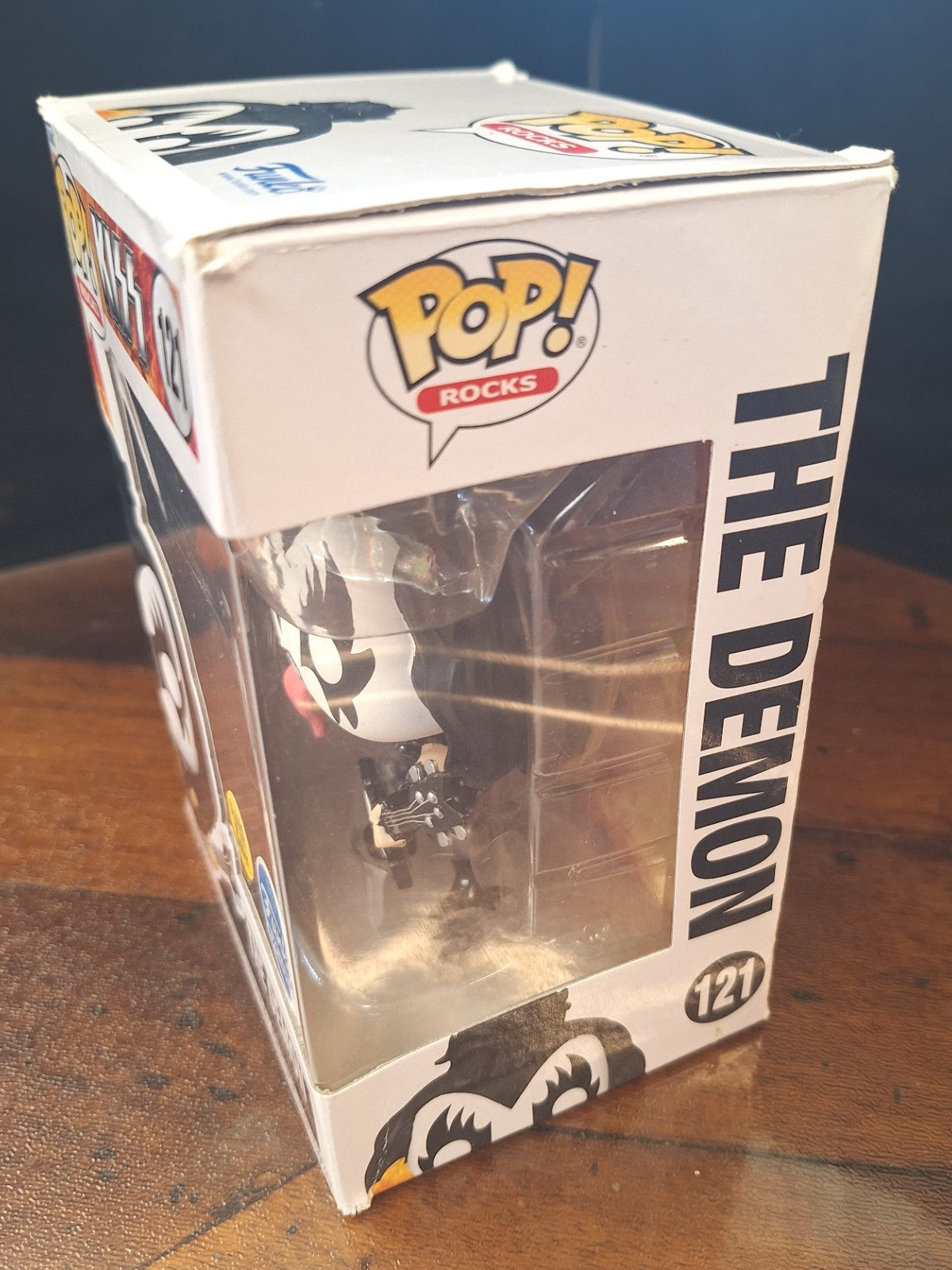 Funko Pop! Rocks KISS Demon Gene Simmons #121 – GITD Glow Exclusive