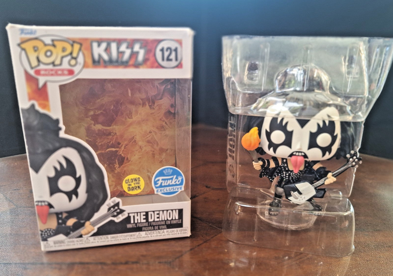Funko Pop! Rocks KISS Demon Gene Simmons #121 – GITD Glow Exclusive