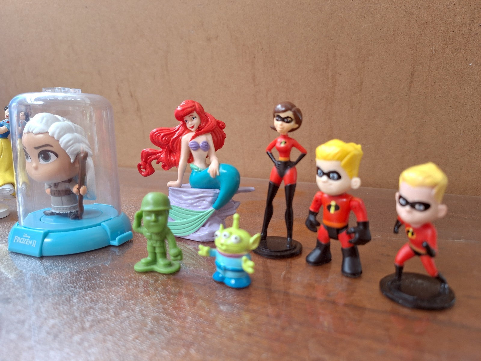 Disney Pixar Figure Bundle Elsa Ariel Frozen Incredibles Snow White Mattel Lot