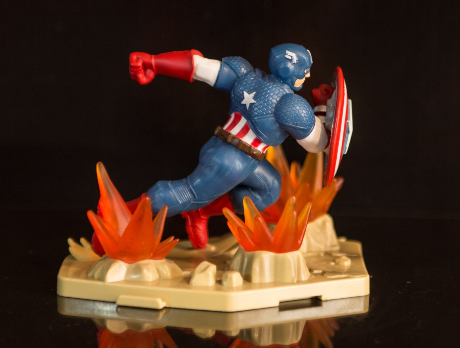 ZAG Toys - MARVEL Avengers - CAPTAIN AMERICA Number 006 - Connect & Create