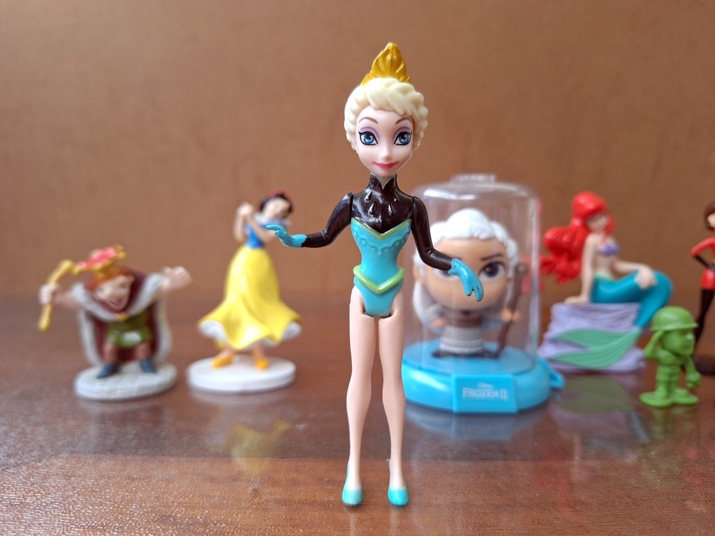 Disney Pixar Figure Bundle Elsa Ariel Frozen Incredibles Snow White Mattel Lot