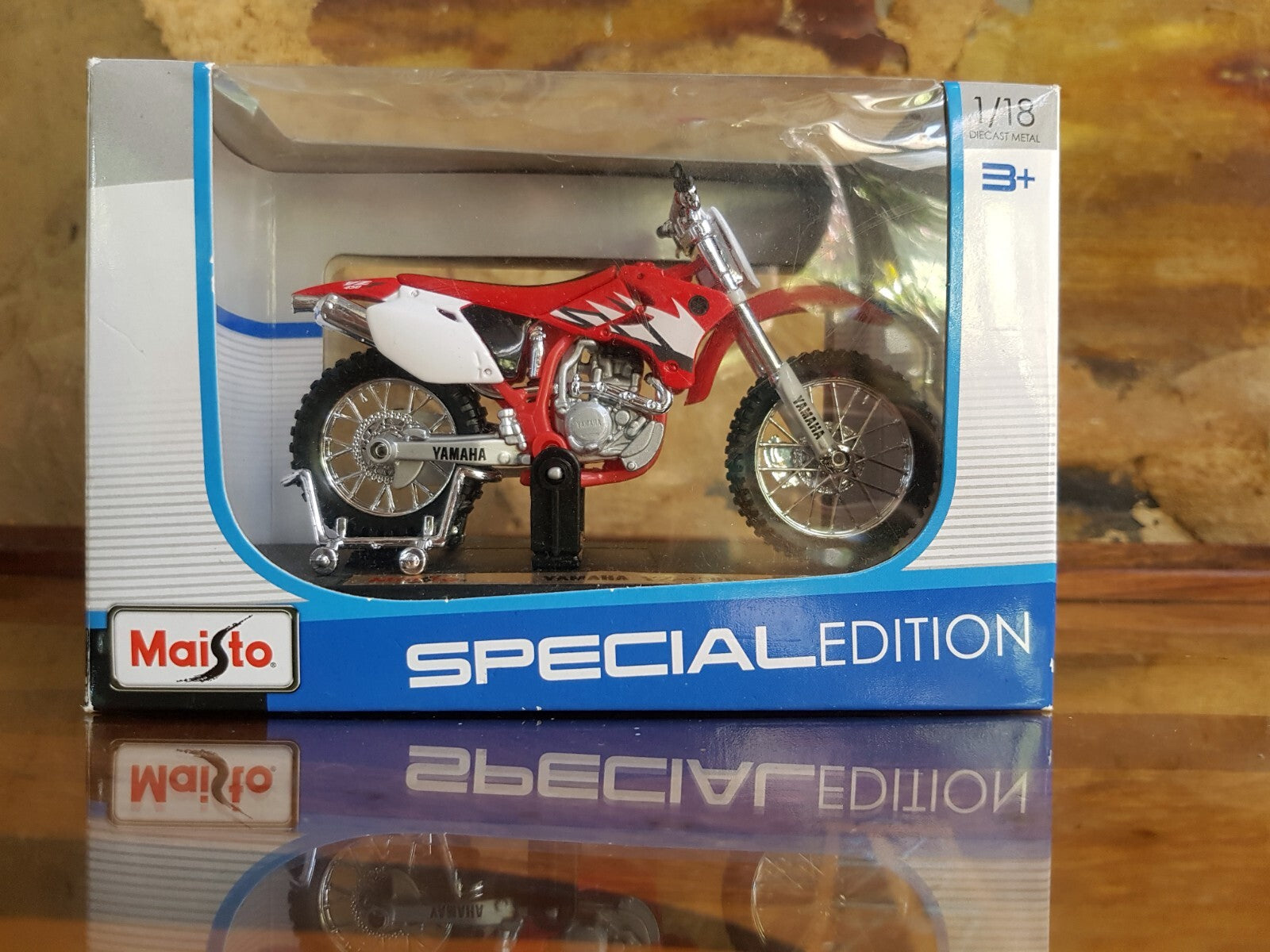 Maisto Yamaha YZ-450F - Special Edition - 1:18 Scale