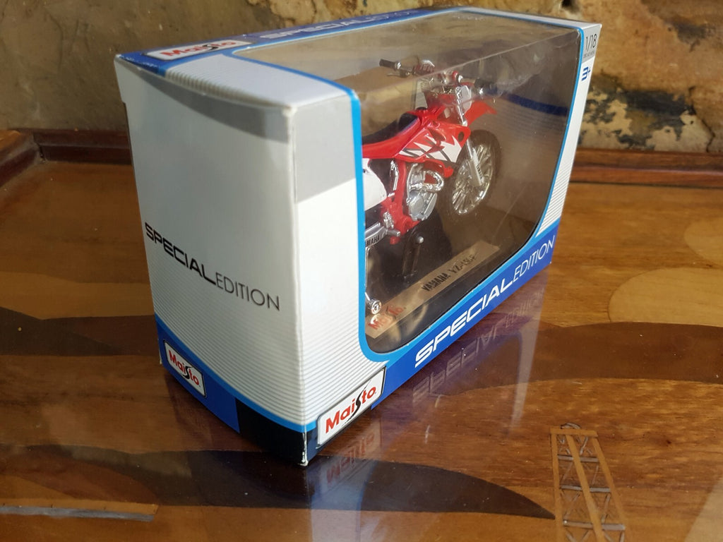 Maisto Yamaha YZ-450F - Special Edition - 1:18 Scale