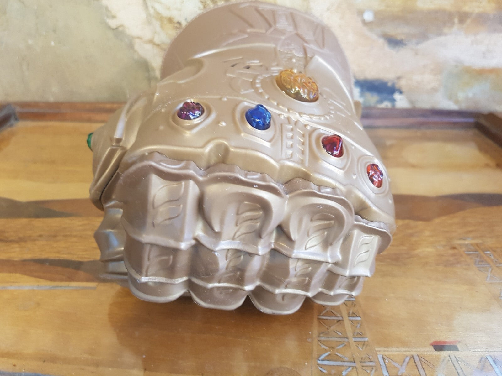 Marvel Avengers Infinity War Electronic Thanos Infinity Gauntlet 2017