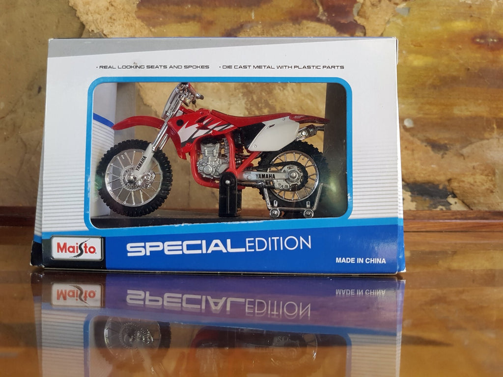 Maisto Yamaha YZ-450F - Special Edition - 1:18 Scale