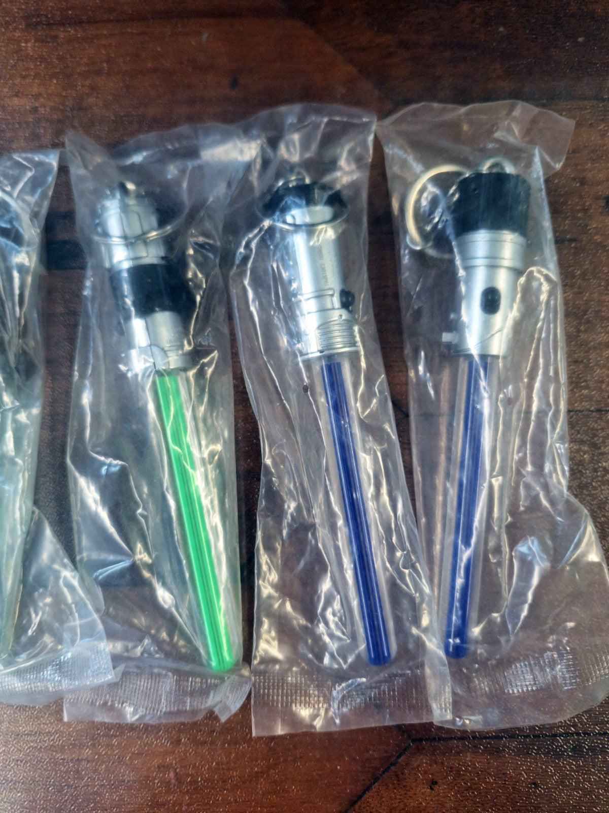 2015 TOMY Star Wars Light Up Lightsaber Keychains Complete Set 6 Sealed w/Tabs
