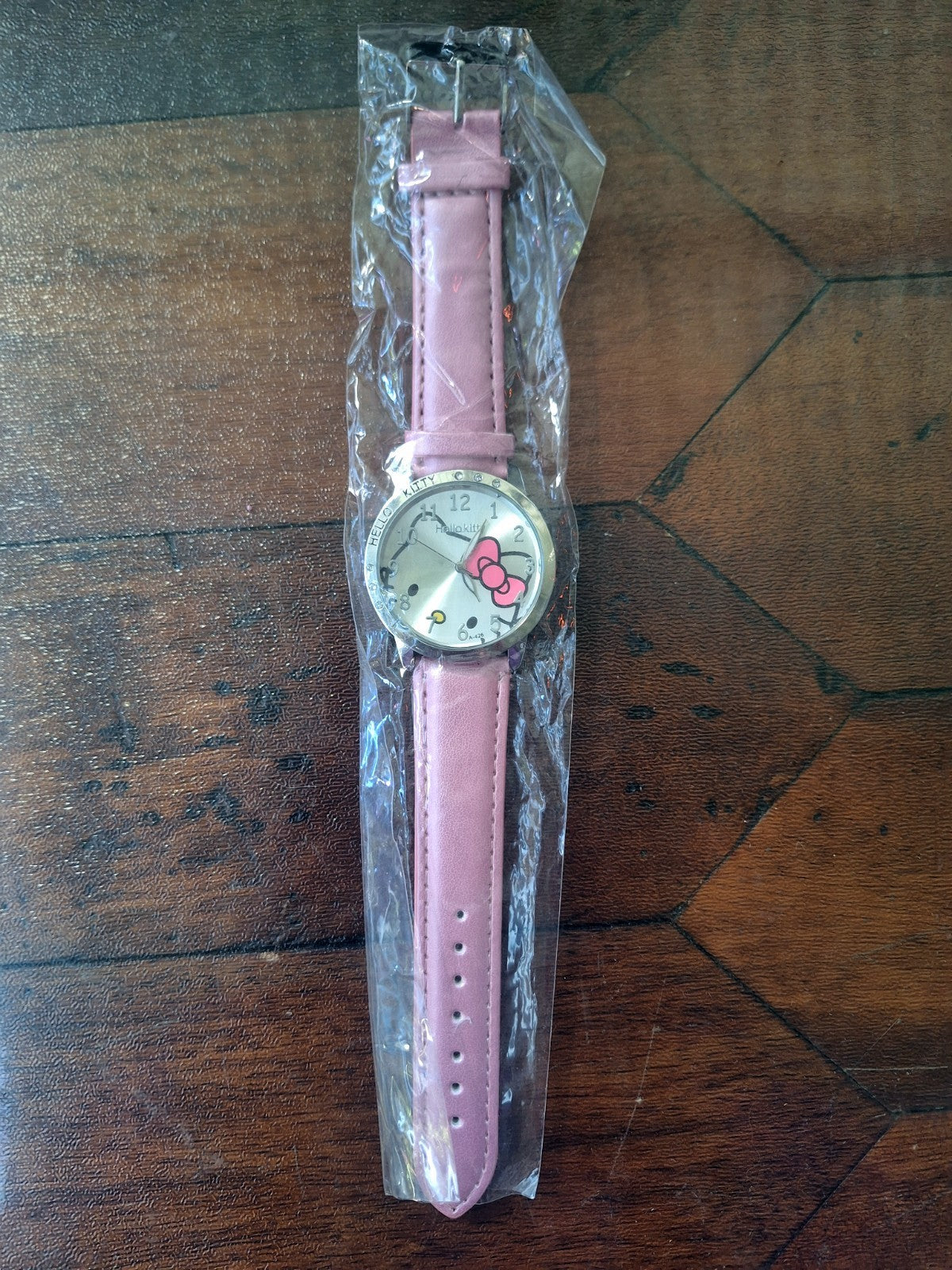Hello Kitty A-426 Pink Crystal Watch Needs Battery + 2 Sweet Hearts Tins